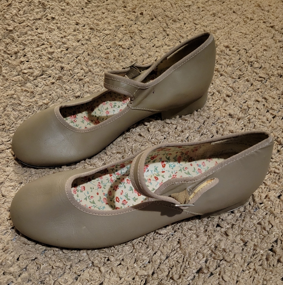 Vintage CAPEZIO Mary Jane Dance Shoes Tan With Ankle Strap Size 8 - Picture 1 of 10